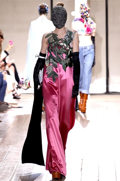 Look 9